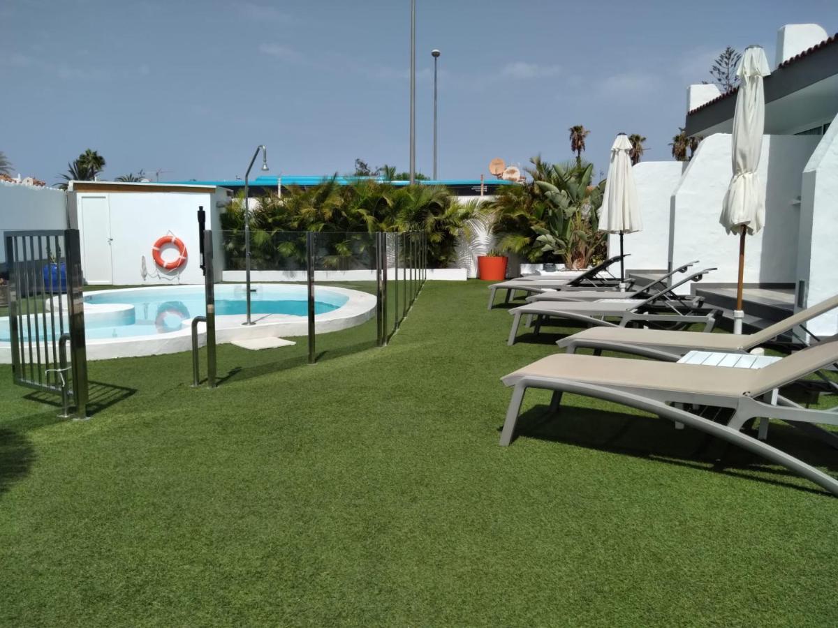 Starboys Gay Resort - Gay Men Only มาสปาโลมาส ภายนอก รูปภาพ